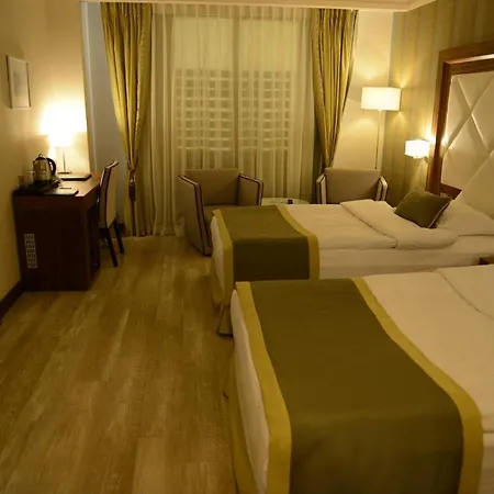 Plaza 4* Адана